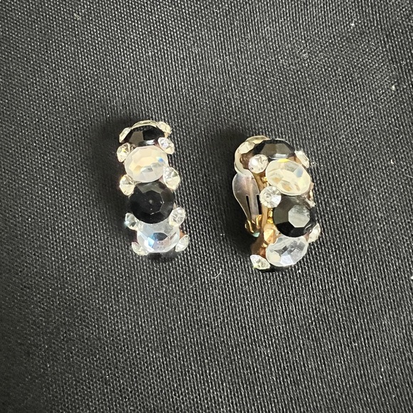 Elegant Black and Silver Clip On  Earrings - Picture 1 of 3